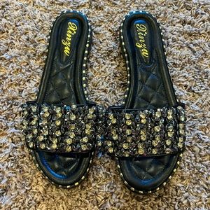 Black flat sandals with sparkles